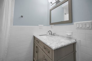 Master Bathroom1b