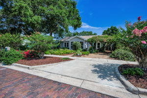 Front Exterior15