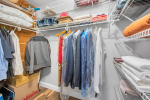 Master Bedroom Walk-in Closet50