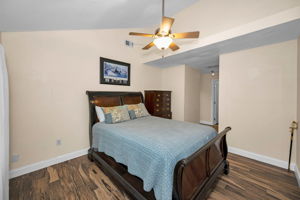 Master Bedroom51