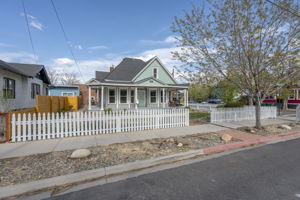  Photo 0