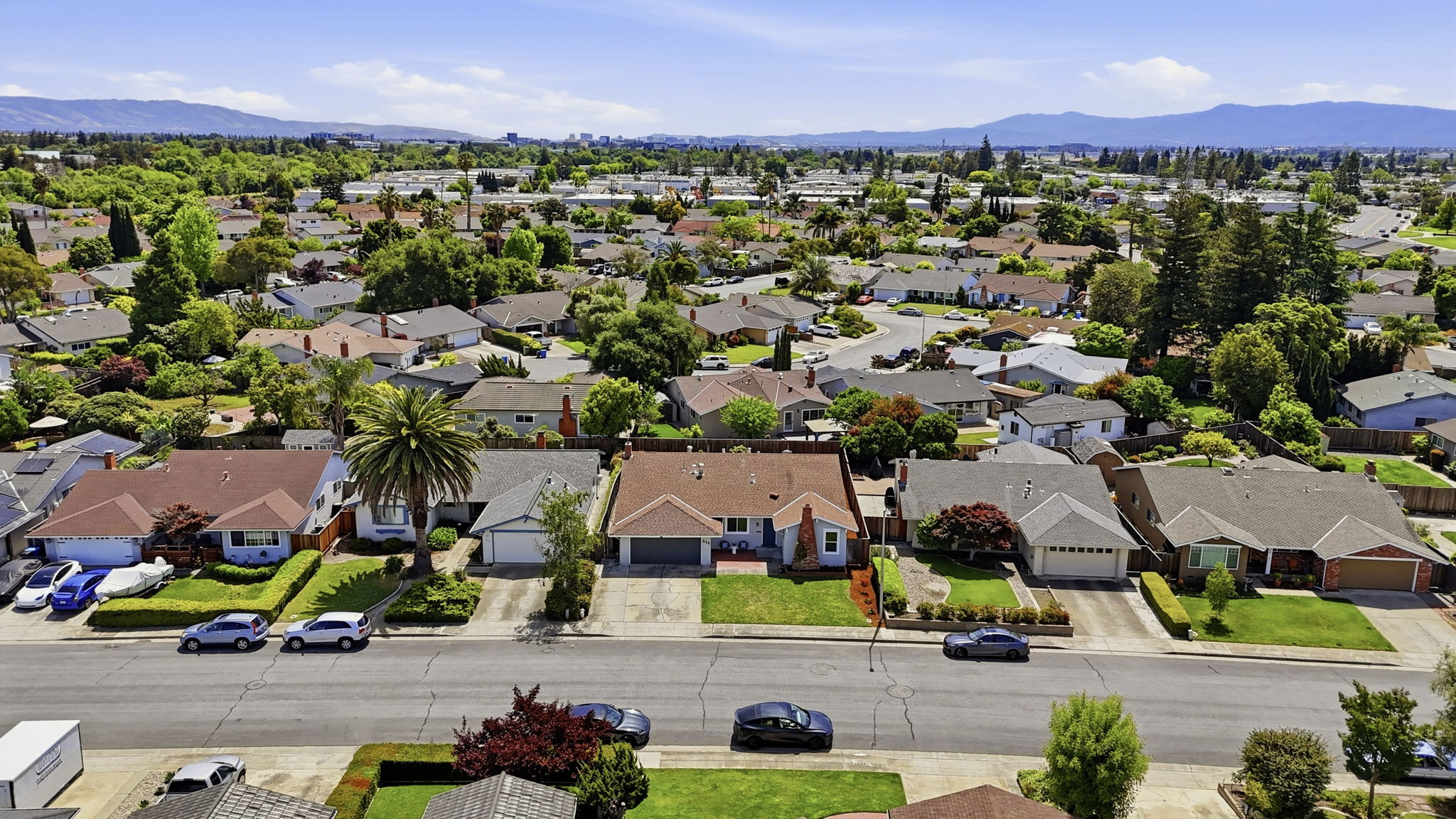 012_F8_AERIAL_546 Woodstock Way