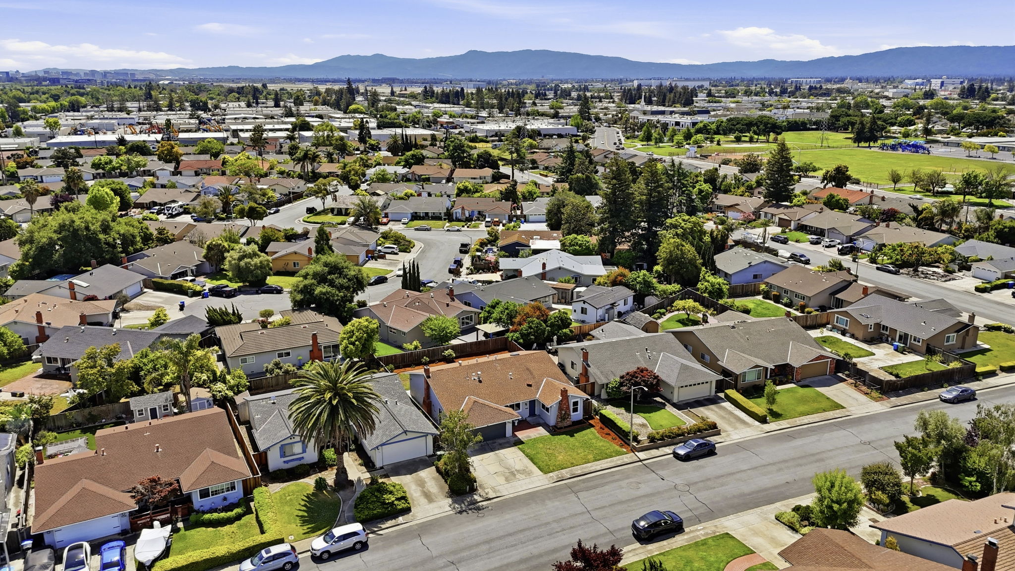 013_F8_AERIAL_546 Woodstock Way