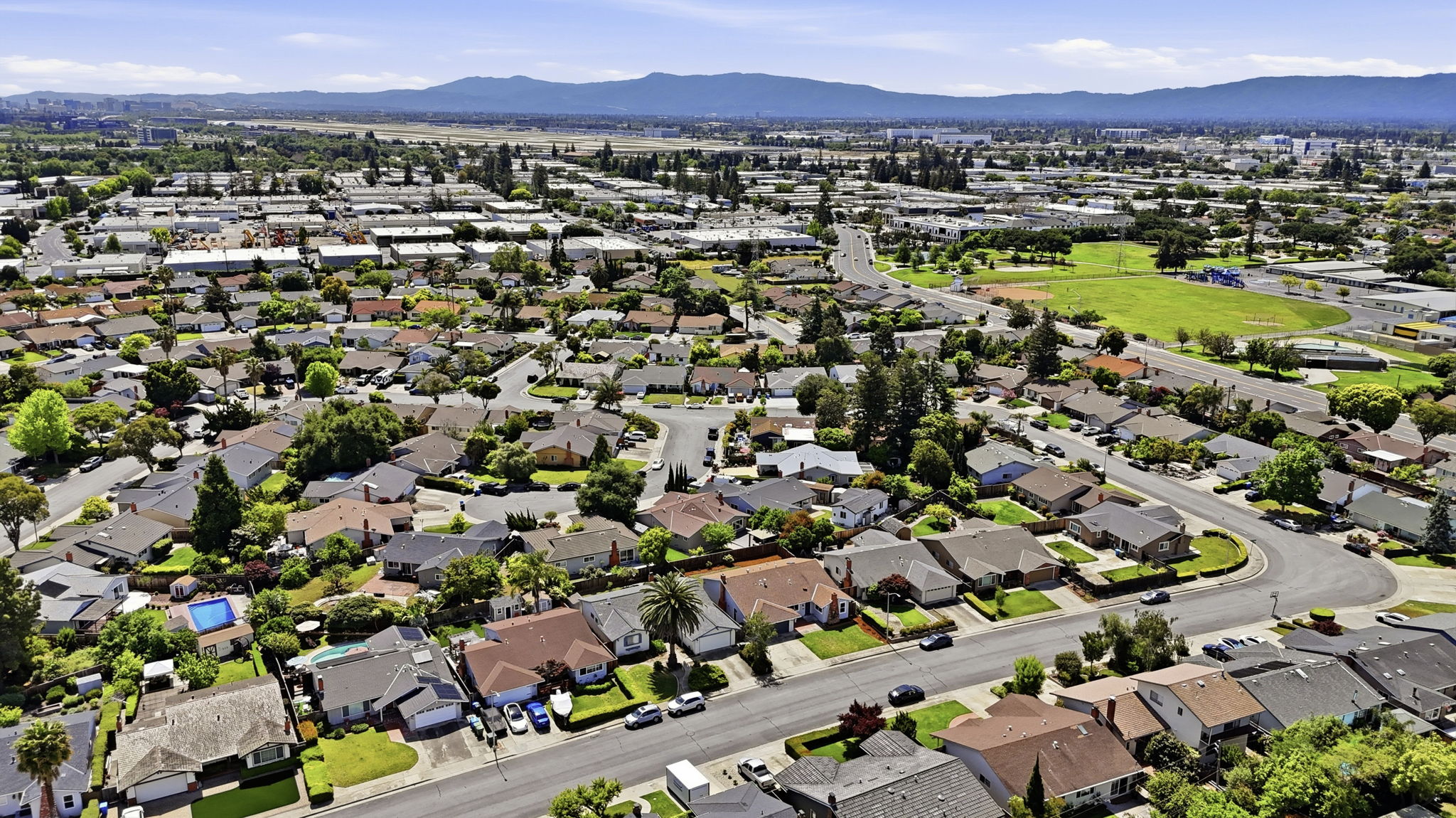 014_F8_AERIAL_546 Woodstock Way