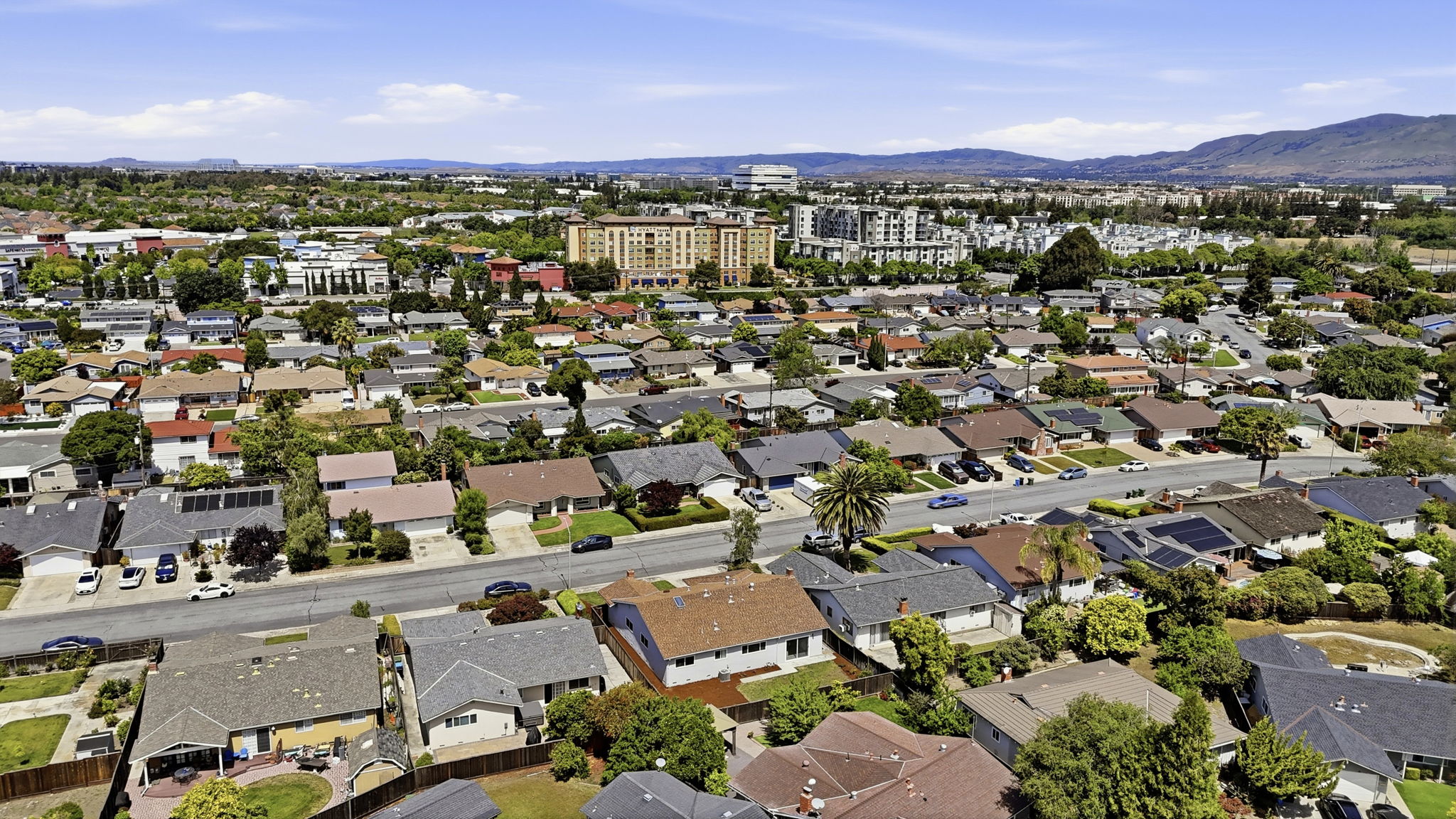 030_F8_AERIAL_546 Woodstock Way