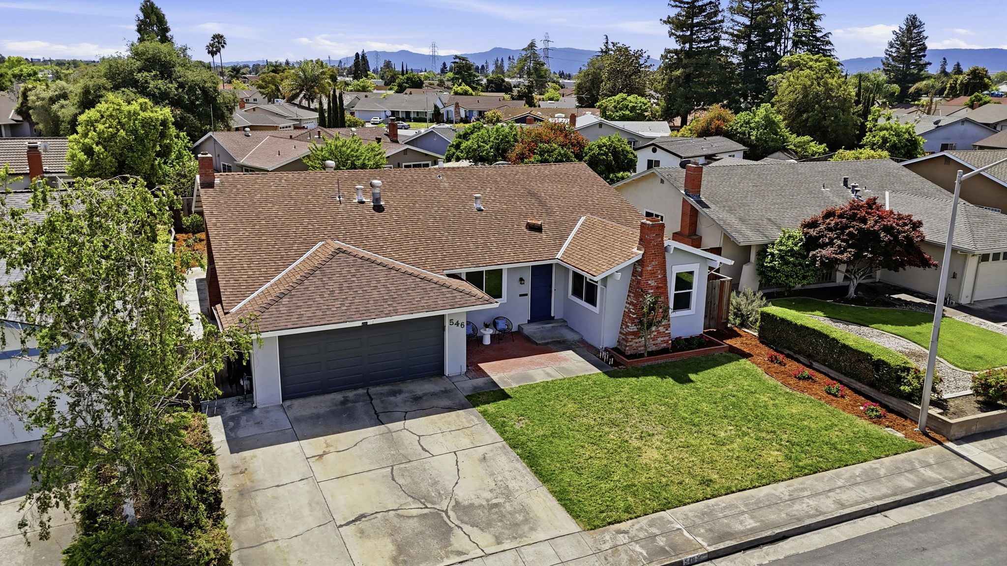 006_F8_AERIAL_546 Woodstock Way