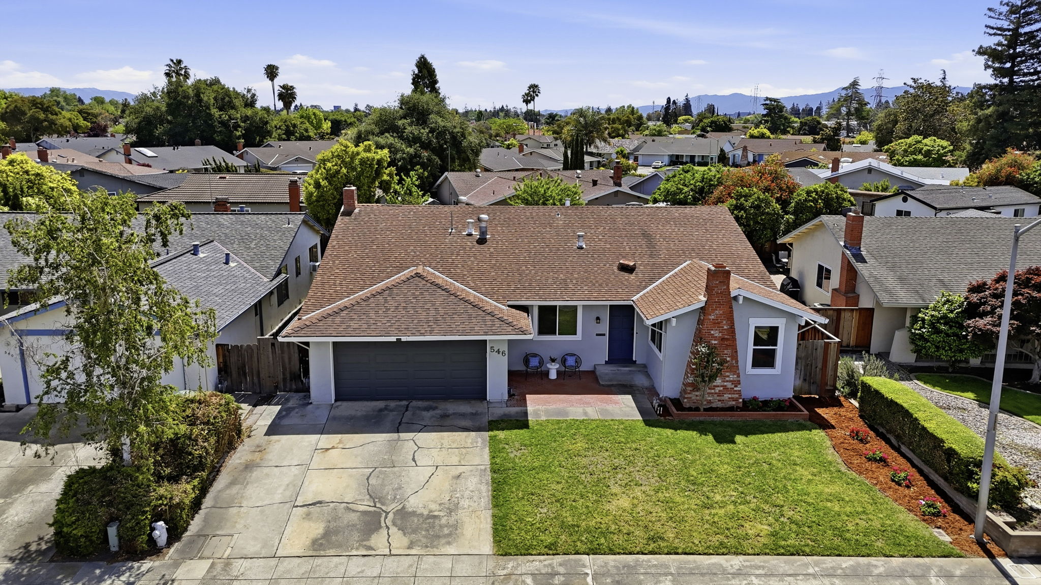 007_F8_AERIAL_546 Woodstock Way