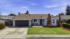 002_F8_AERIAL_546 Woodstock Way