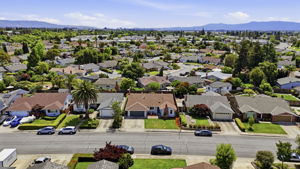 012_F8_AERIAL_546 Woodstock Way