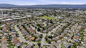 019_F8_AERIAL_546 Woodstock Way