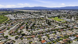 020_F8_AERIAL_546 Woodstock Way