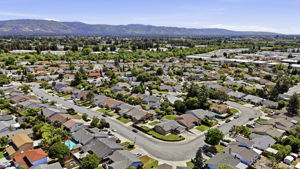 021_F8_AERIAL_546 Woodstock Way