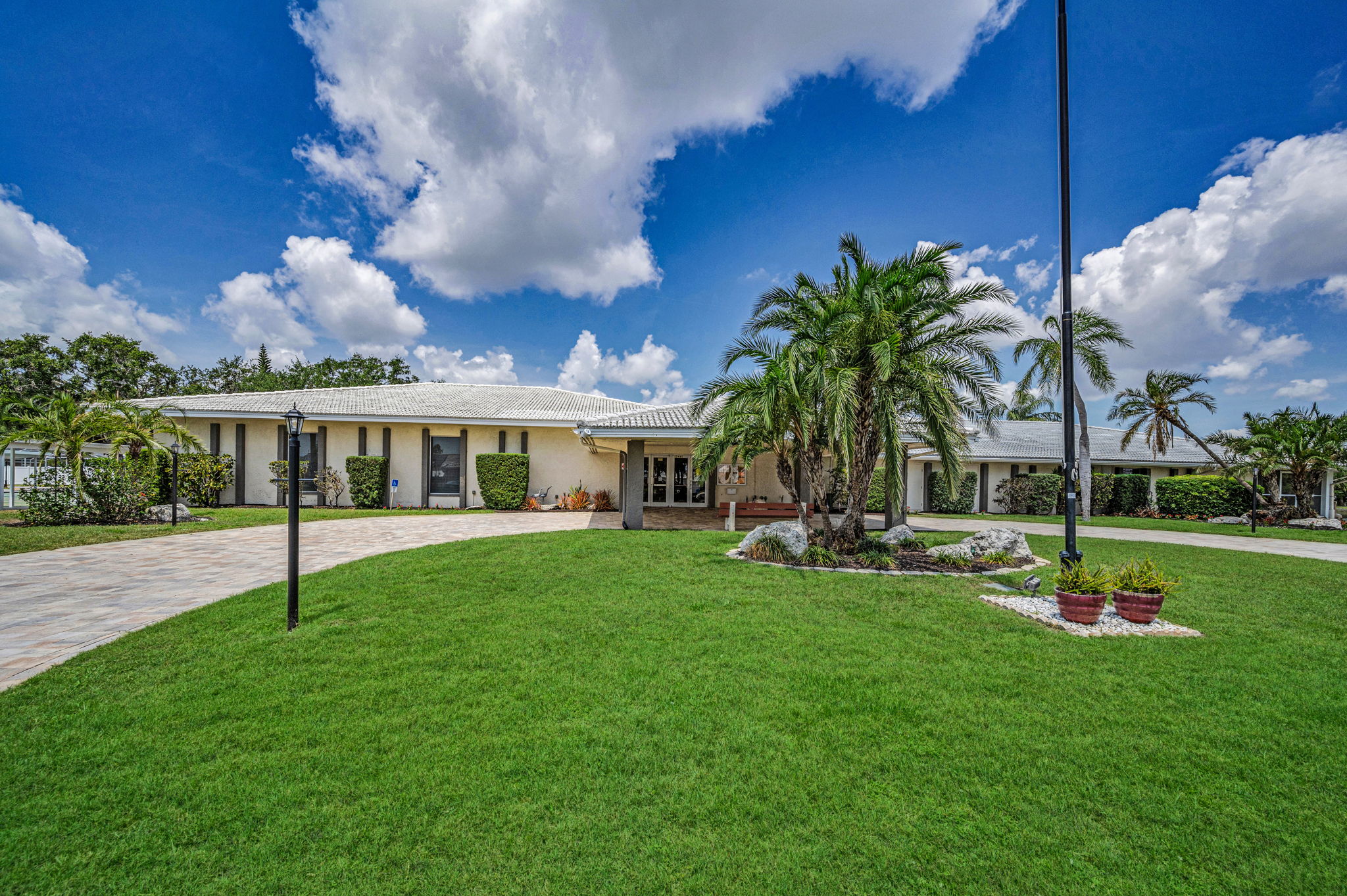 3-Clubhouse