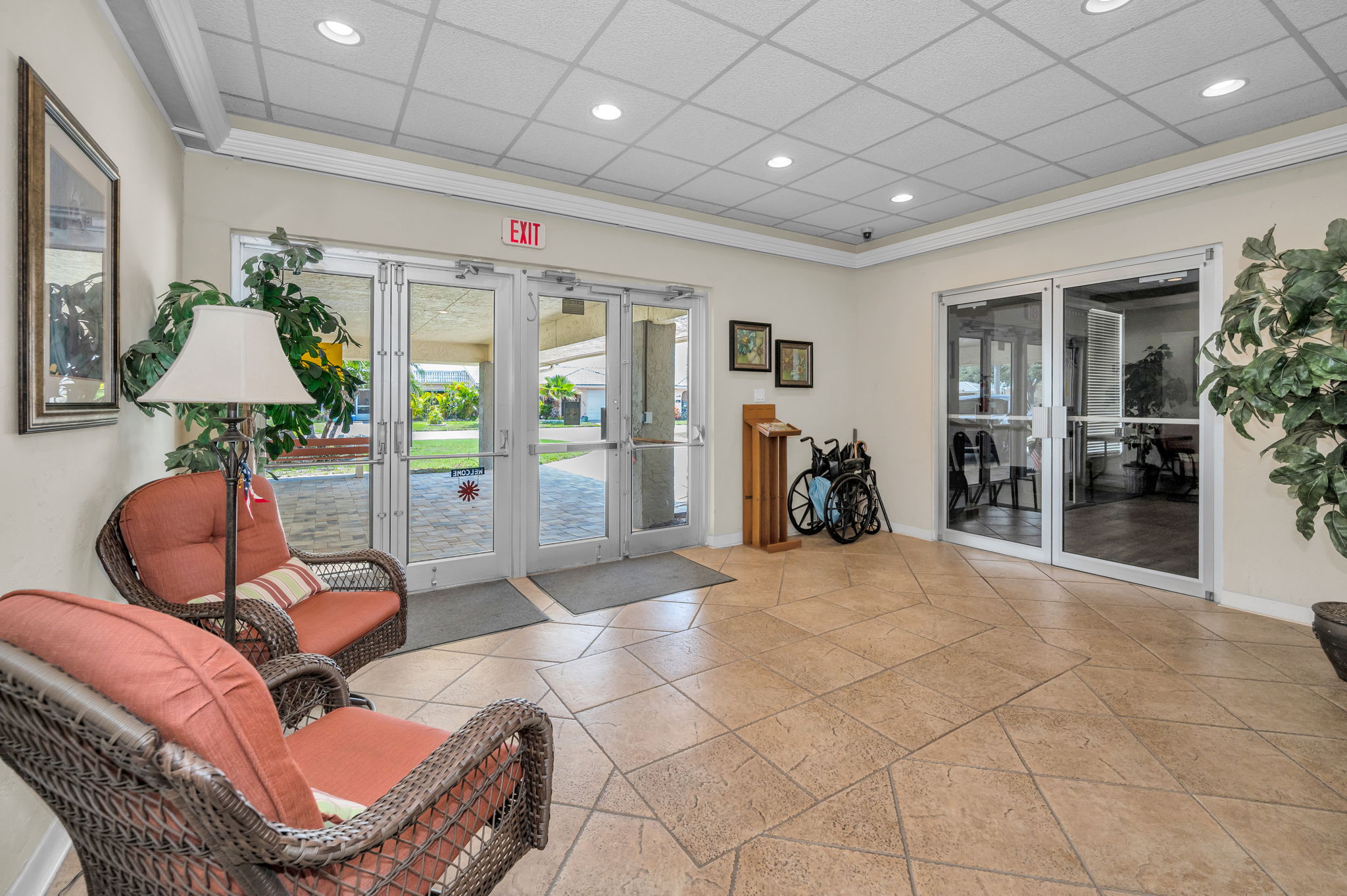 5-Clubhouse Foyer