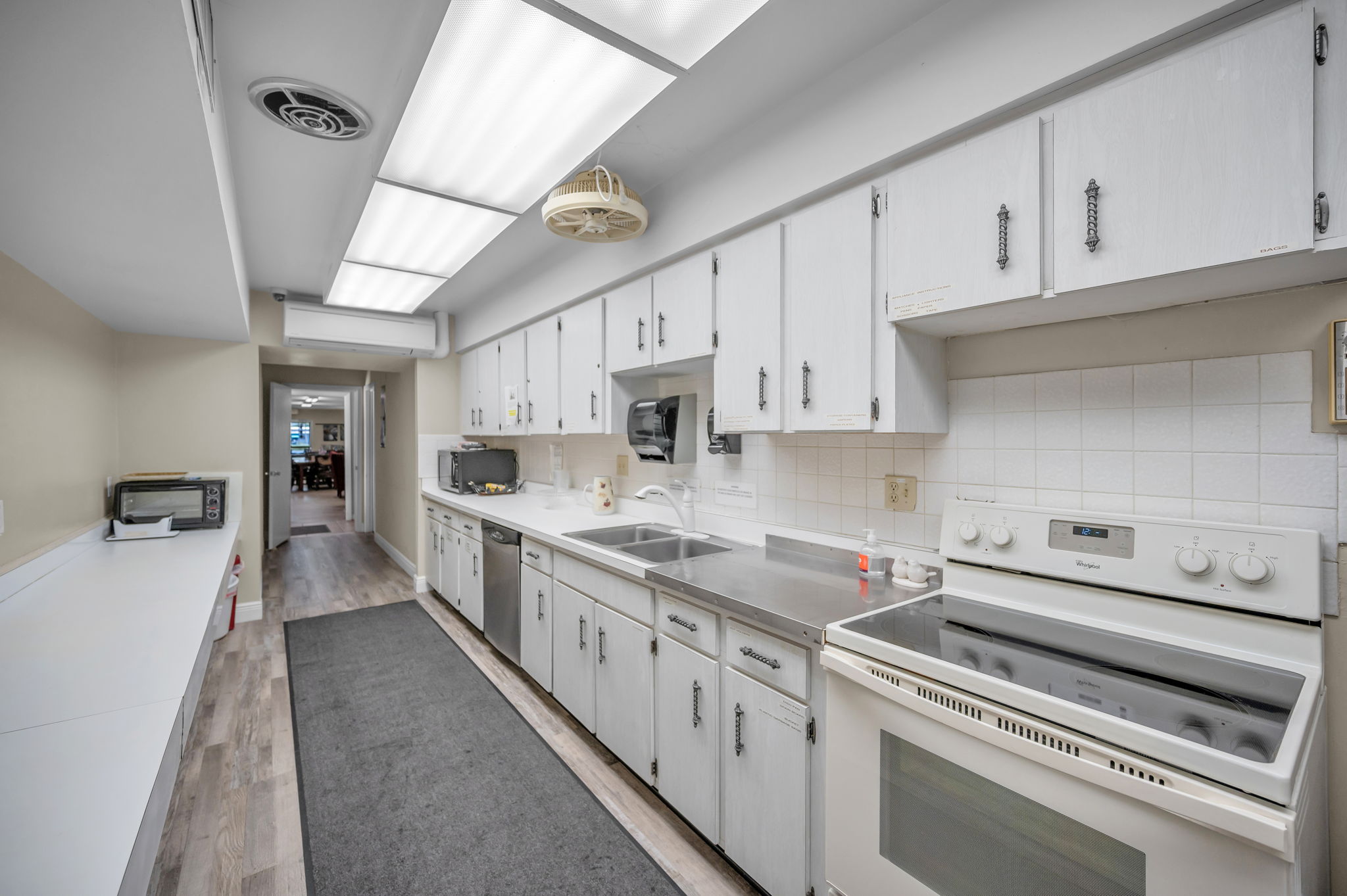 16-Clubhouse Kitchen