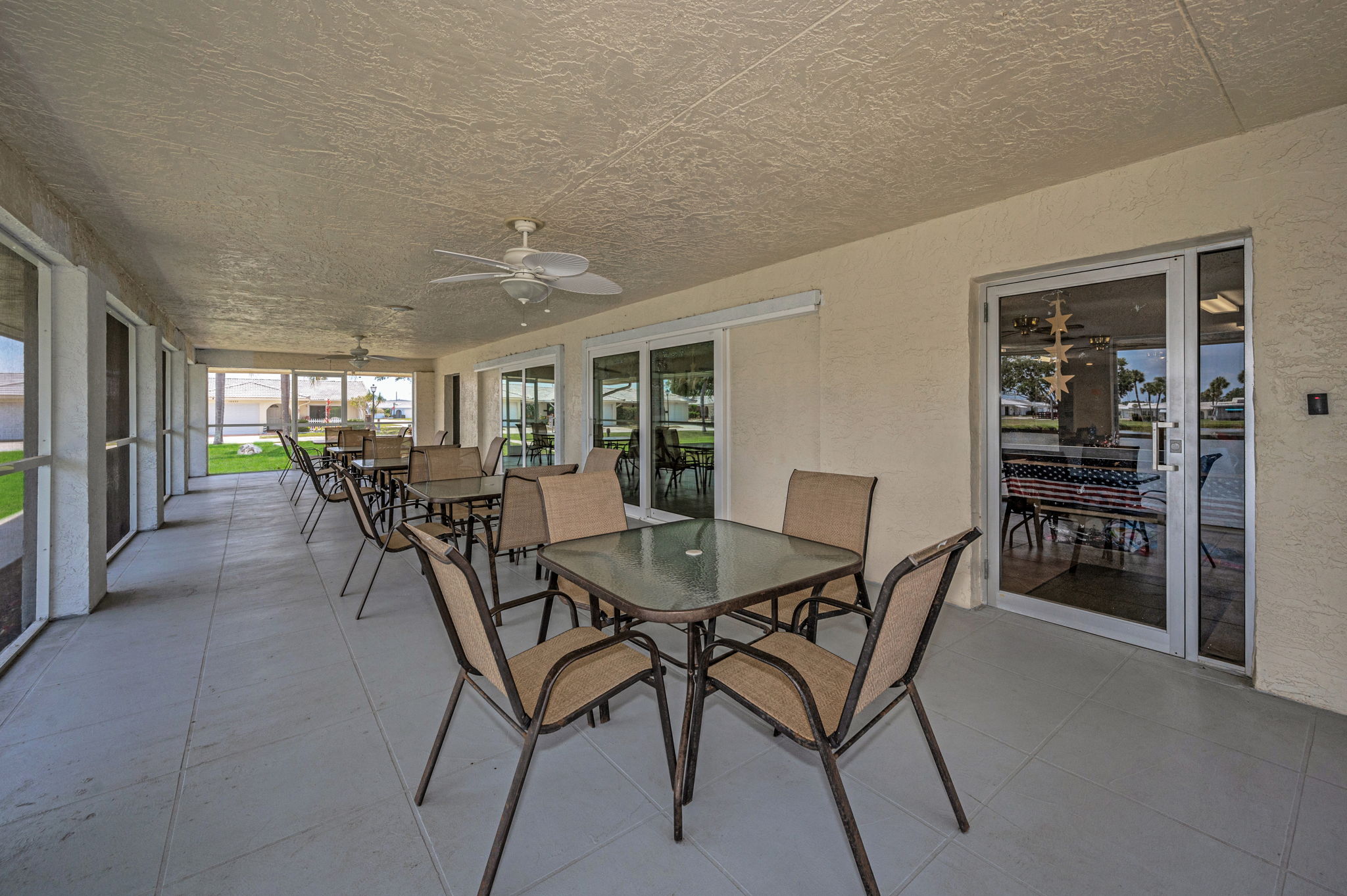 37-Clubhouse Lanai