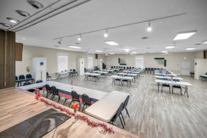 12-Clubhouse Stage