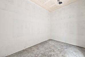 Primary Closet (1)