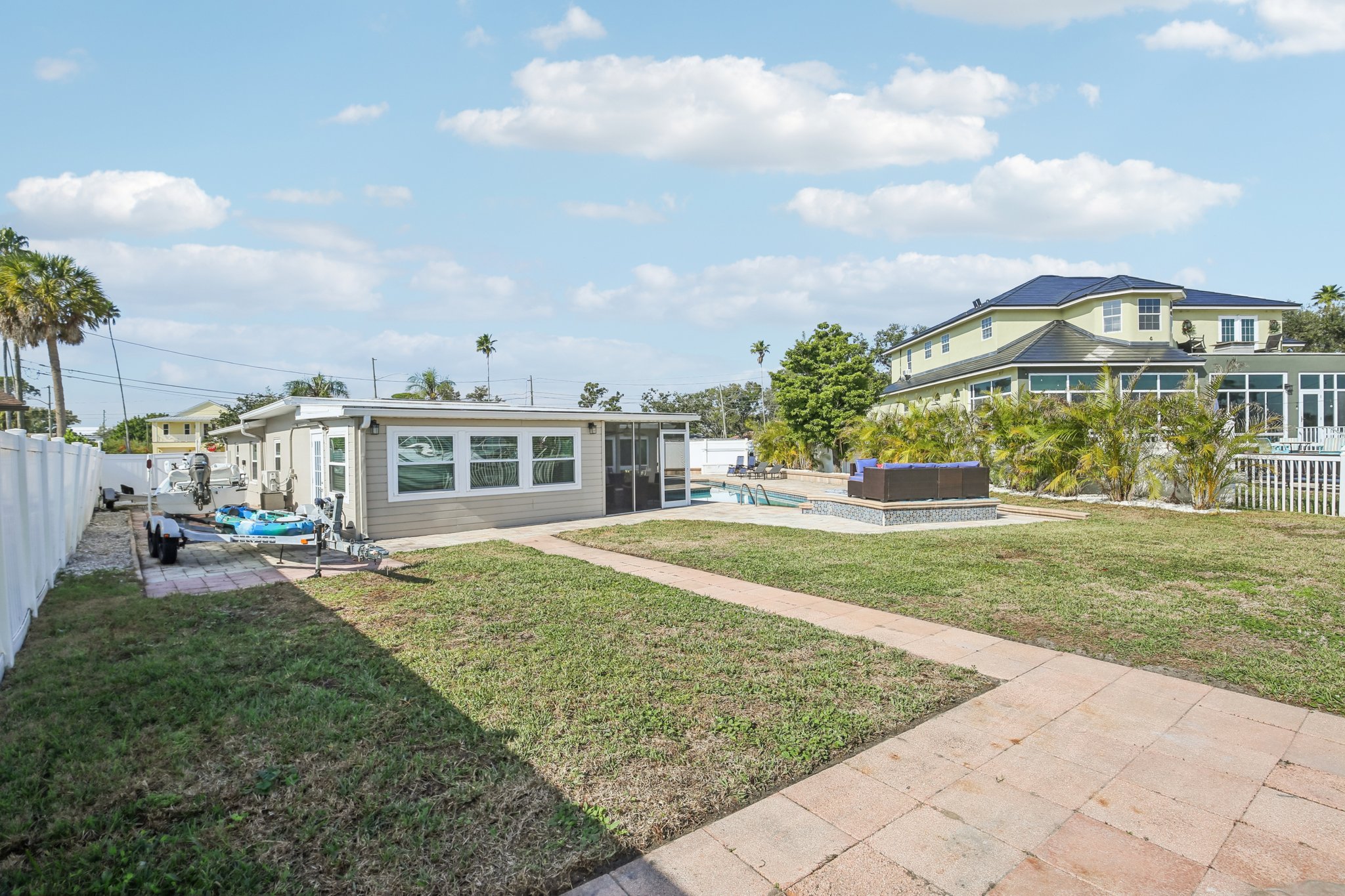 Bayou Grande Blvd NE-S0601-042.jpg