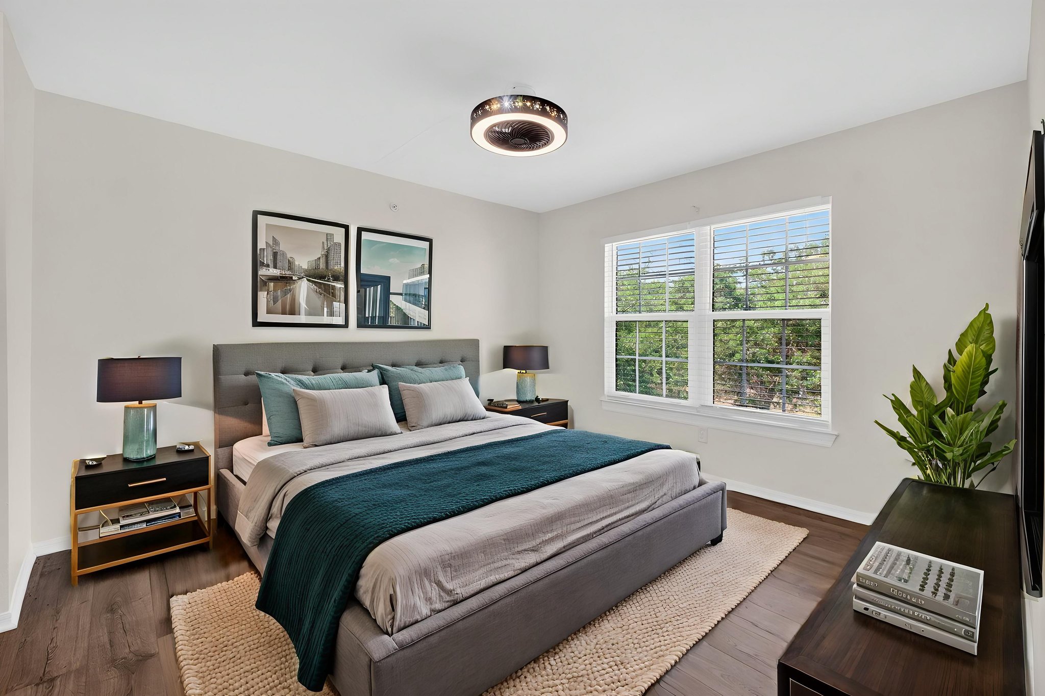 5467_Vineland_Rd_Orlando_FL_32811-50 virtually staged.jpeg