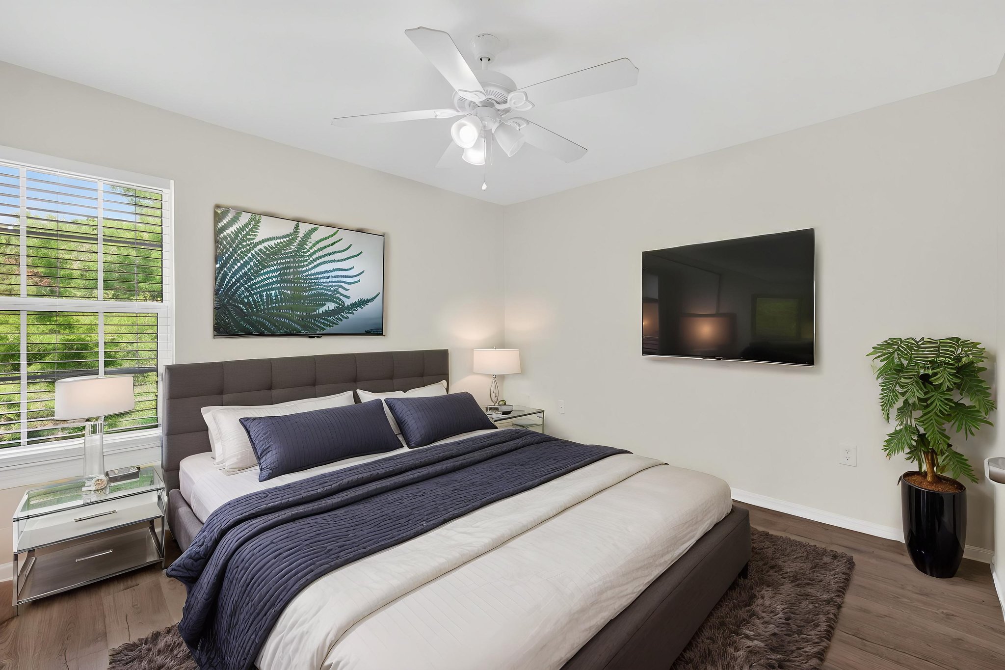 5467_Vineland_Rd_Orlando_FL_32811-46 virtually staged.jpeg
