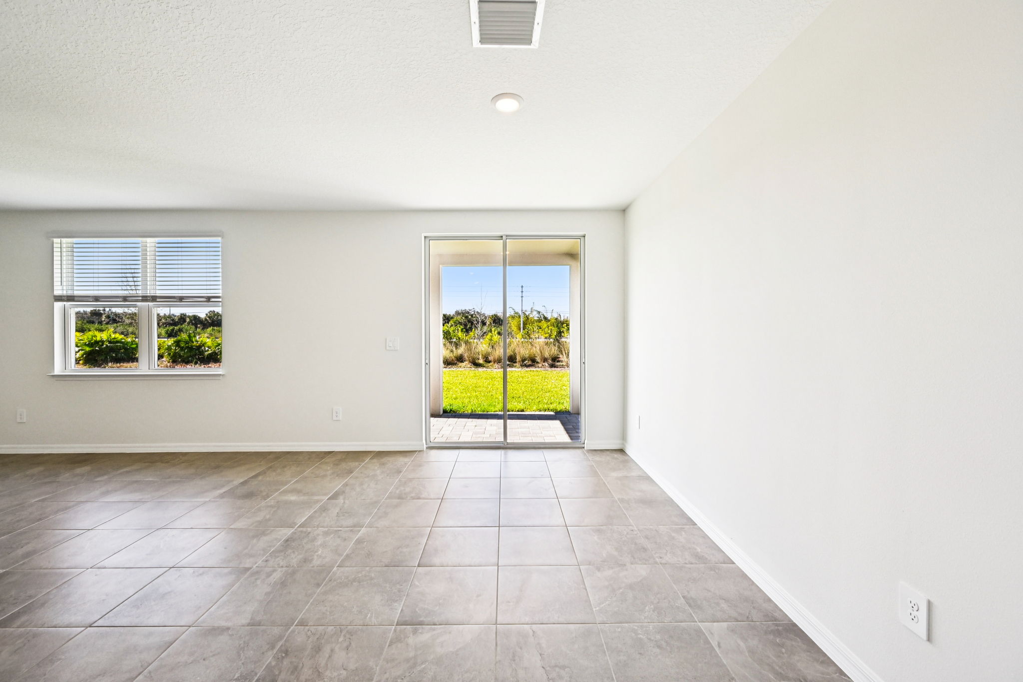 South Florida-Hampton Park- 5469 Hampton Park Cir Vero Beach South FL 32966-011