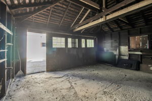  Photo 31