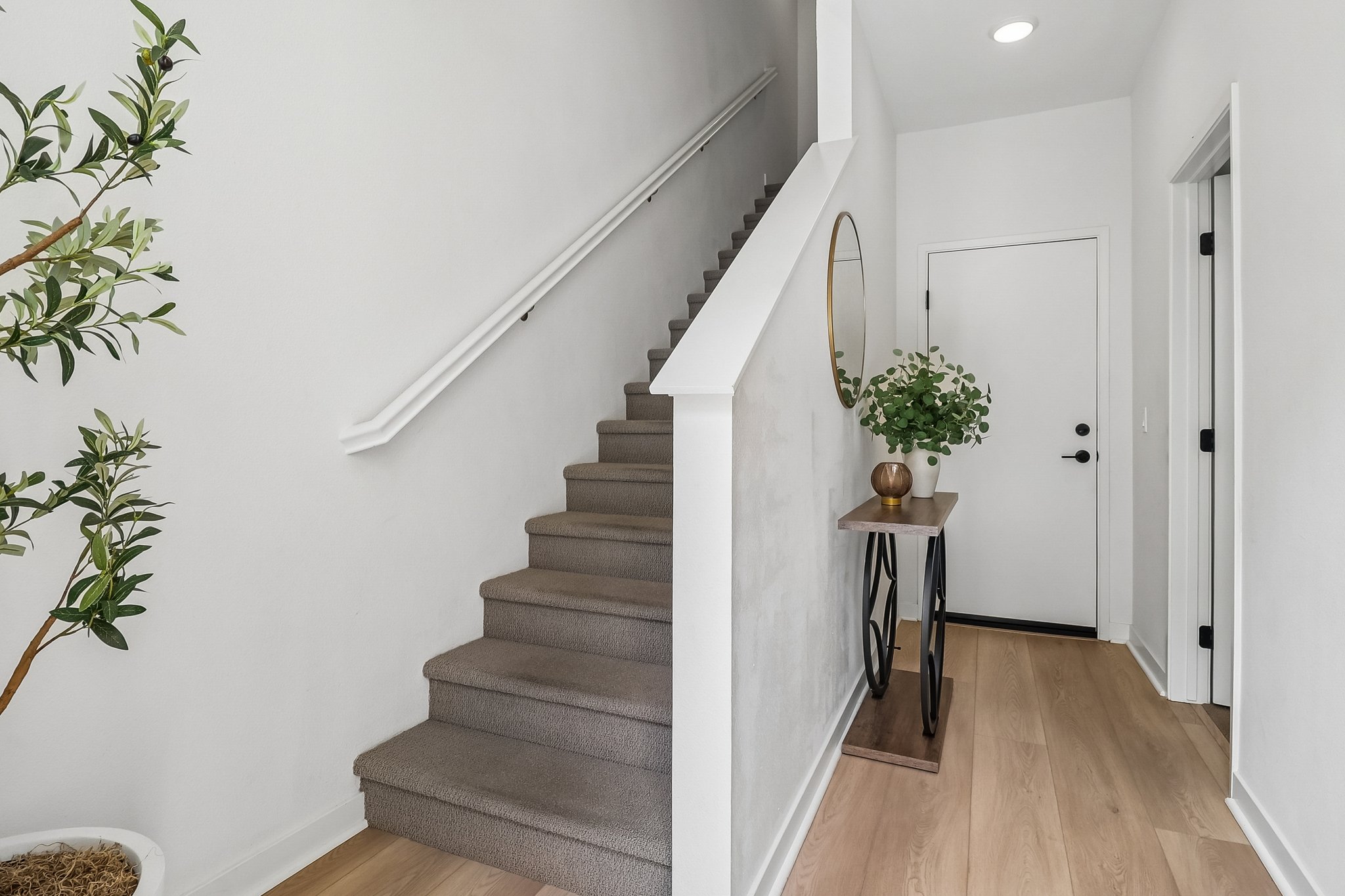Seacliff Pl 84-S2508-004.jpg