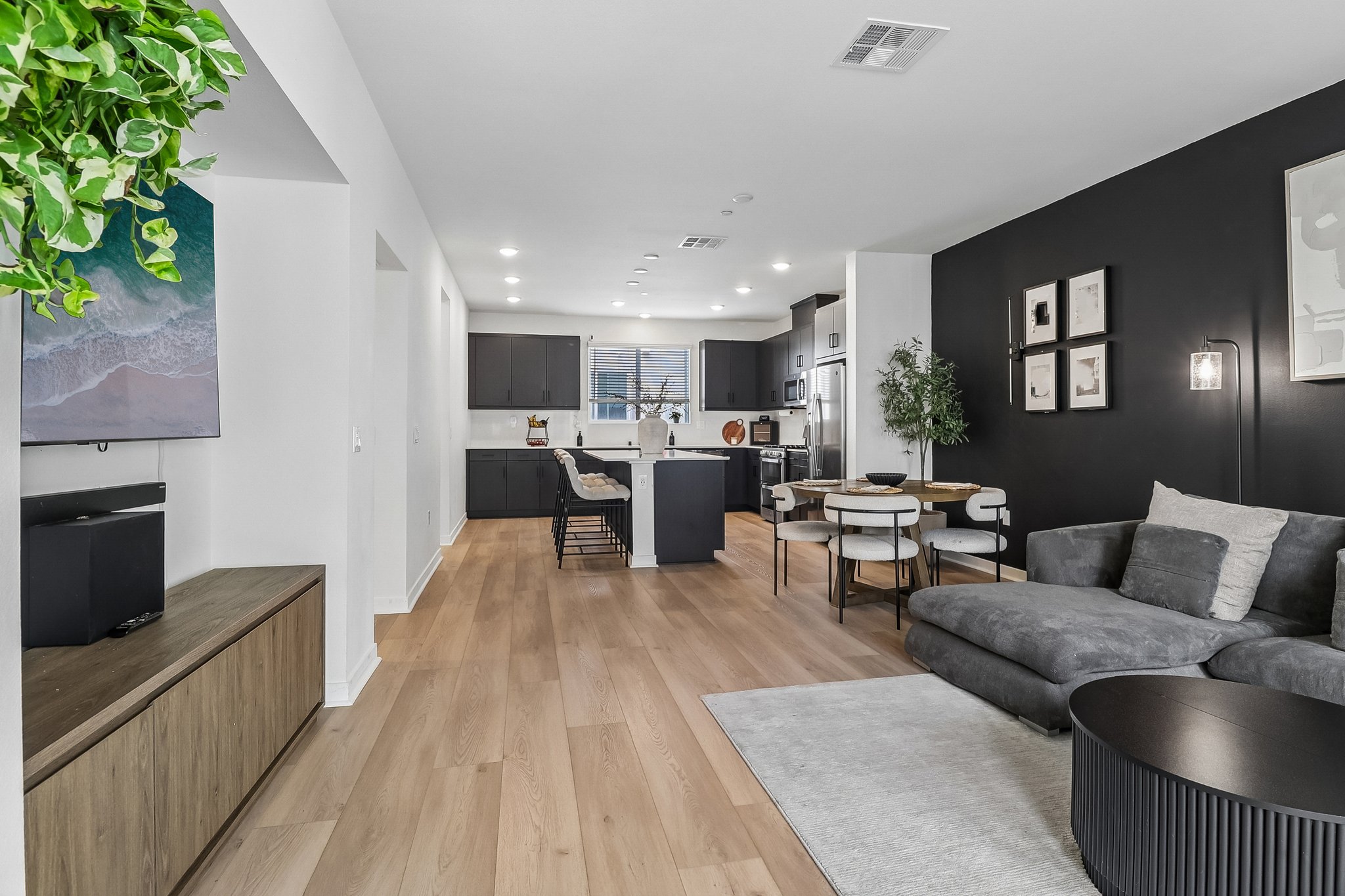 Seacliff Pl 84-S2508-005.jpg