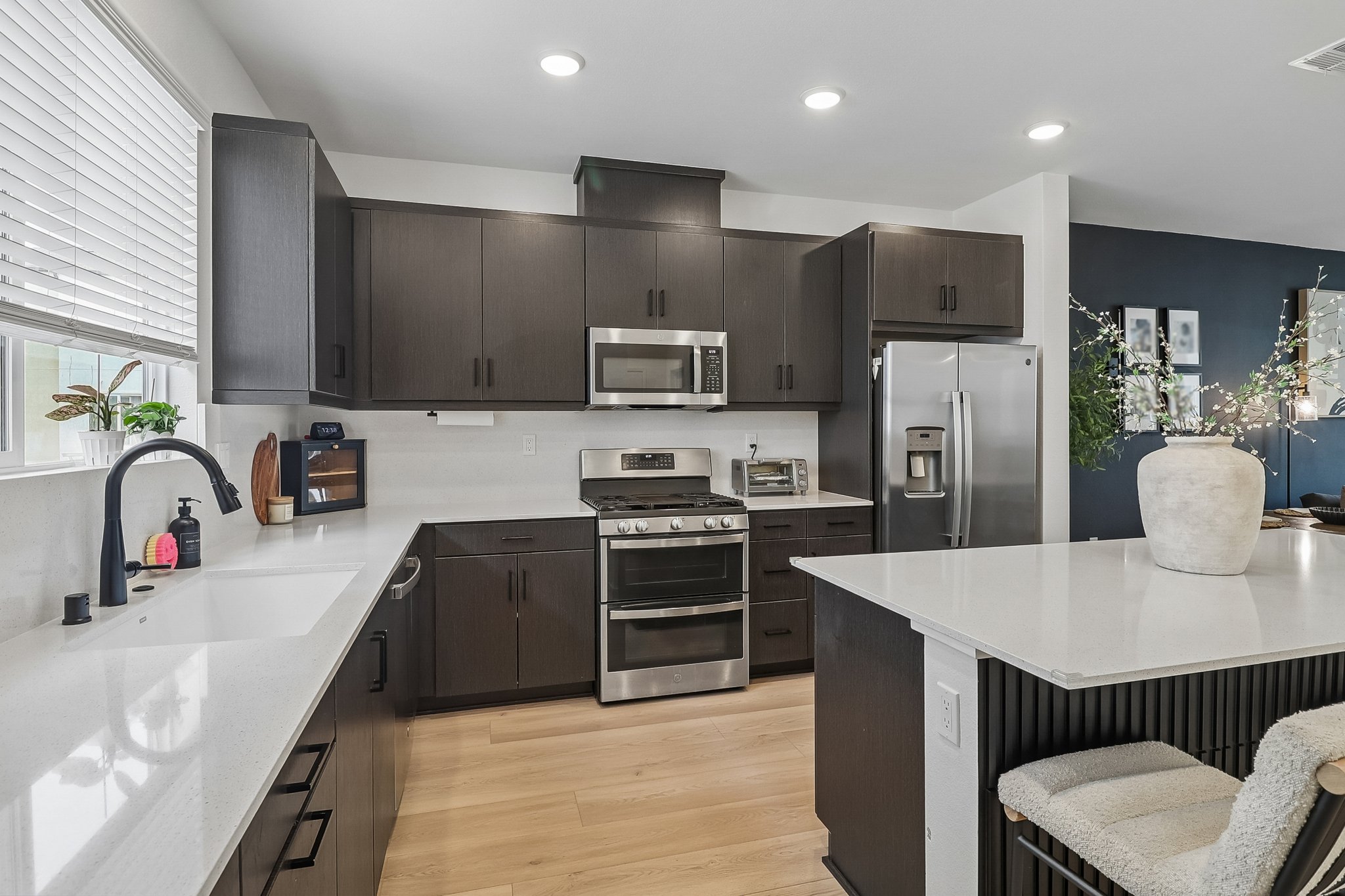 Seacliff Pl 84-S2508-009.jpg