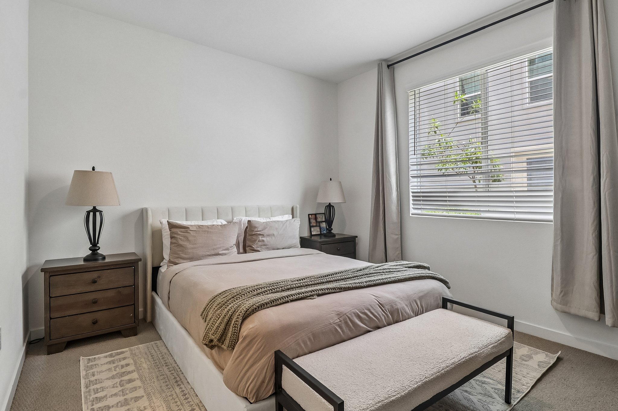 Seacliff Pl 84-S2508-012.jpg