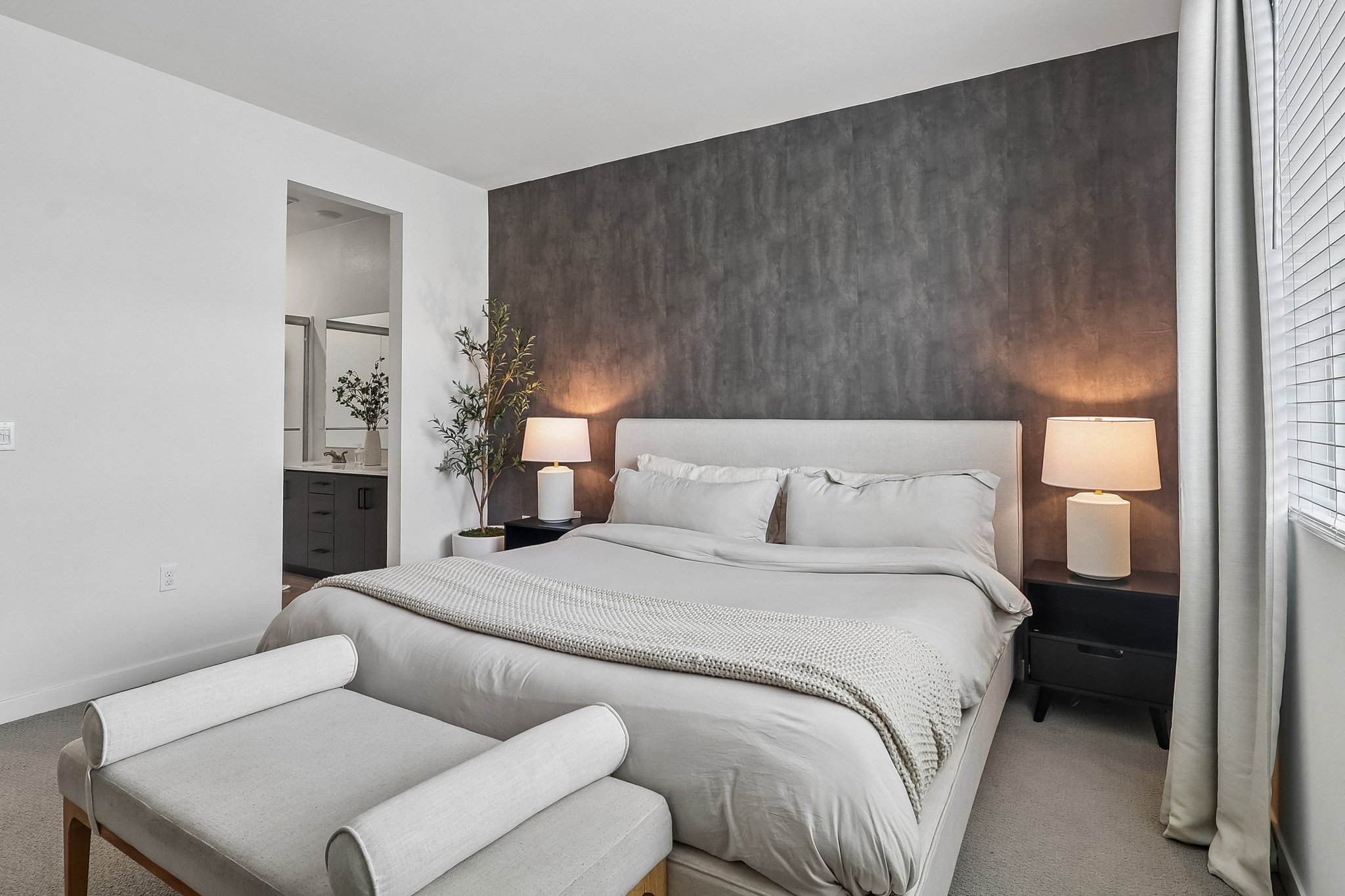 Seacliff Pl 84-S2508-024.jpg