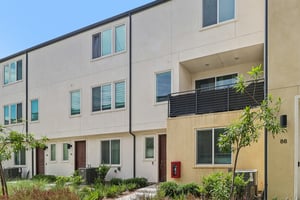 Seacliff Pl 84-S2508-002.jpg
