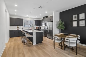 Seacliff Pl 84-S2508-007.jpg