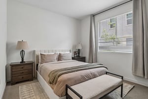 Seacliff Pl 84-S2508-012.jpg
