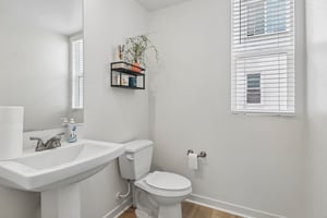 Seacliff Pl 84-S2508-015.jpg