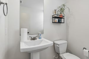 Seacliff Pl 84-S2508-016.jpg