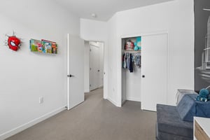 Seacliff Pl 84-S2508-018.jpg