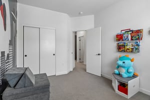 Seacliff Pl 84-S2508-020.jpg