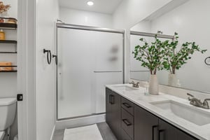Seacliff Pl 84-S2508-025.jpg
