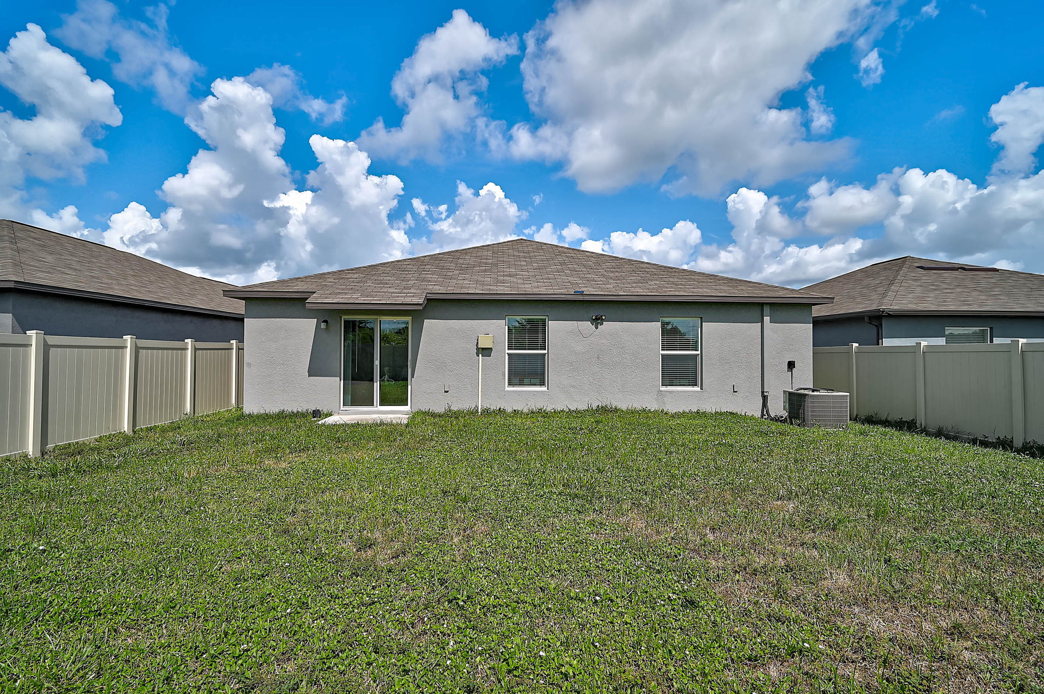 5472 Blue Azure Dr-26