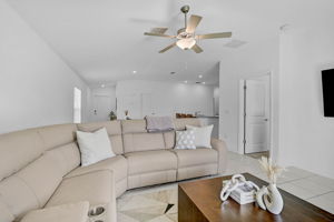 5472 Blue Azure Dr-16