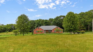  Photo 0