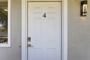008_F8_5474 Tradewinds Walkway apt 4