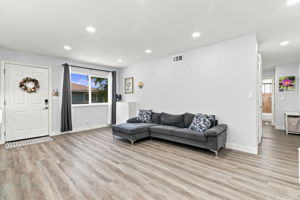 011_F8_5474 Tradewinds Walkway apt 4