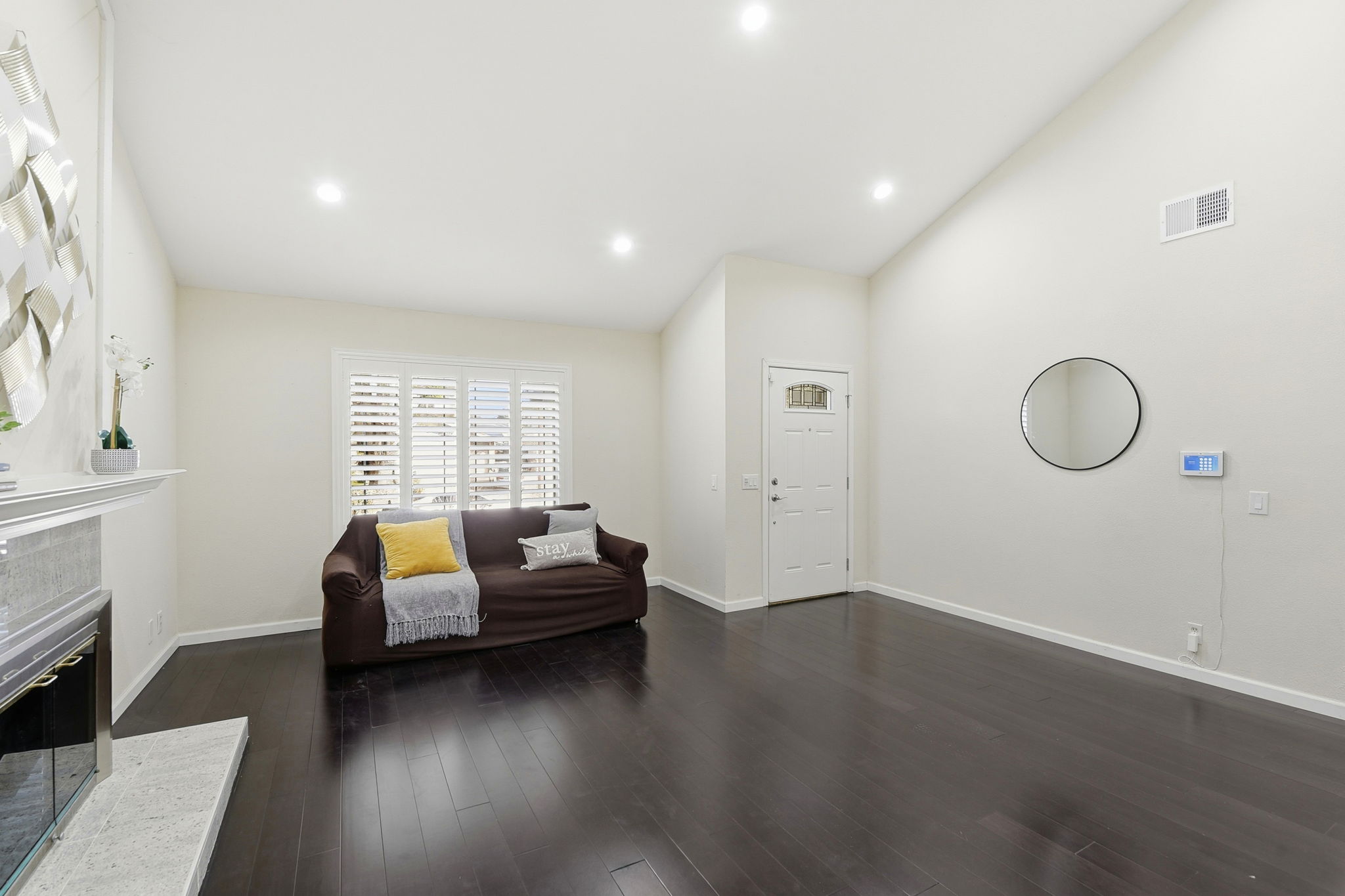 007_F8_5475 Century Park Way