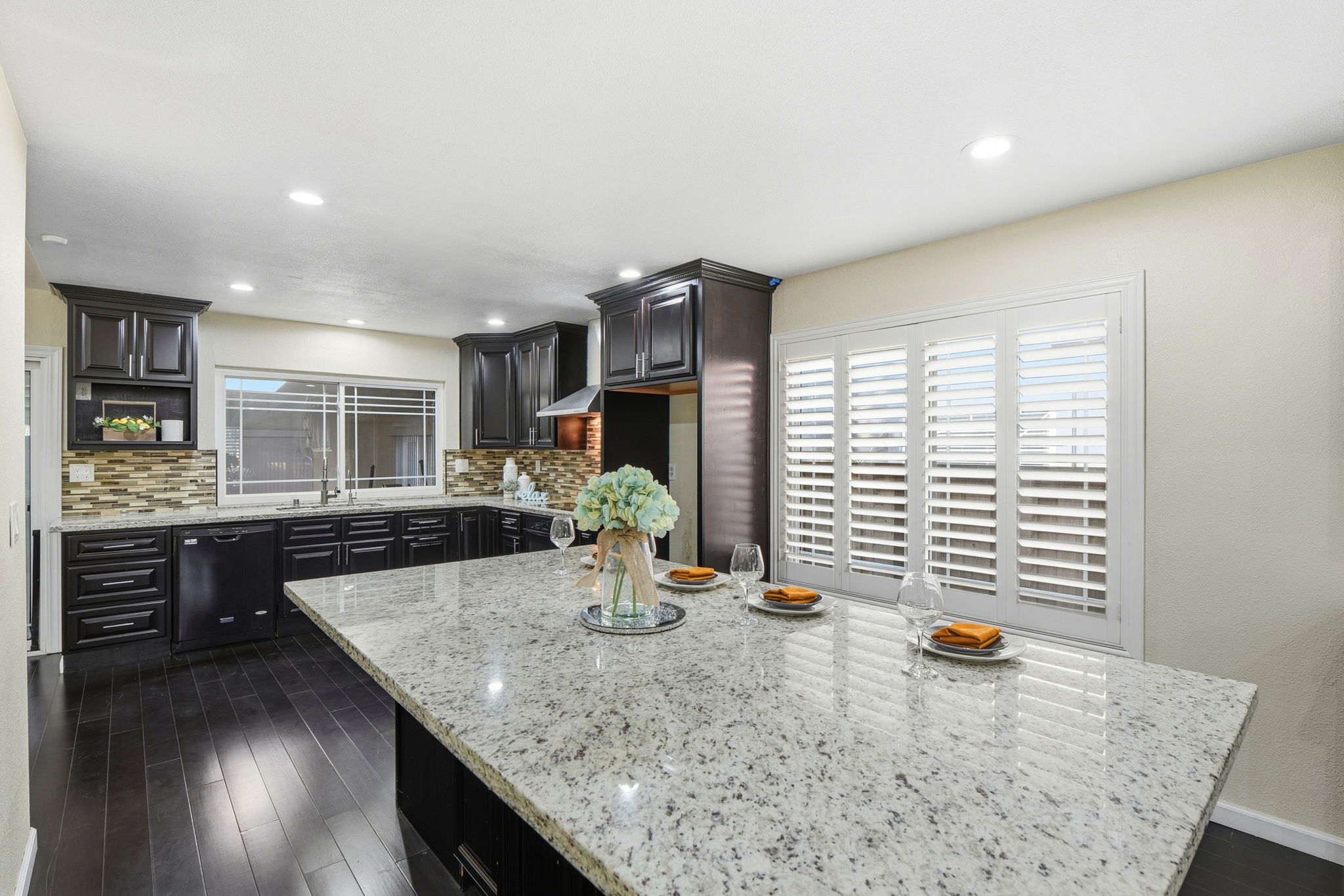 011_F8_5475 Century Park Way