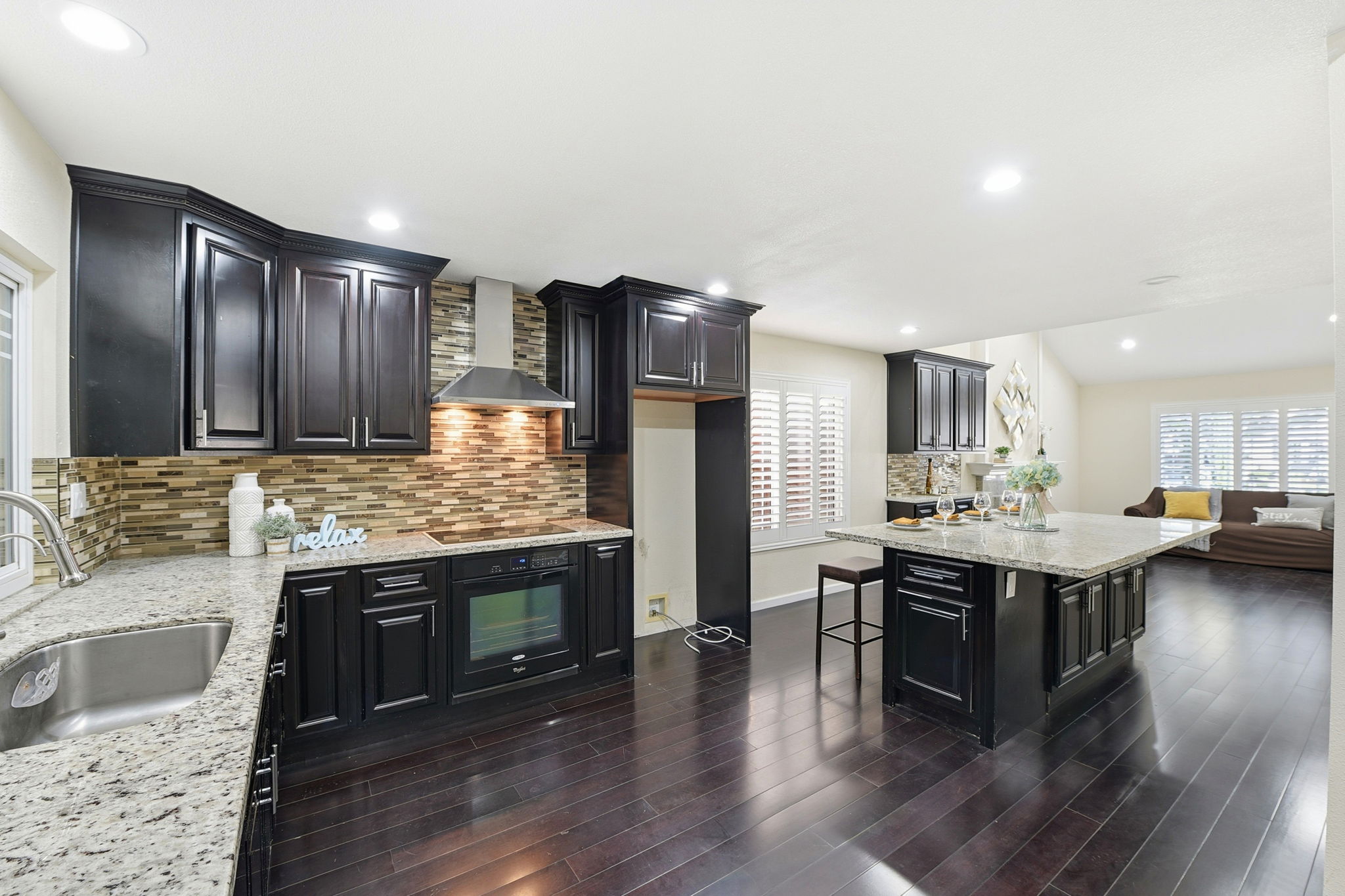 014_F8_5475 Century Park Way