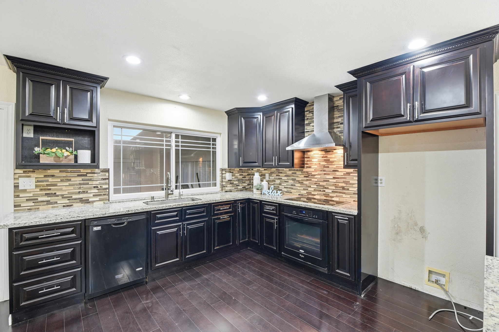 015_F8_5475 Century Park Way