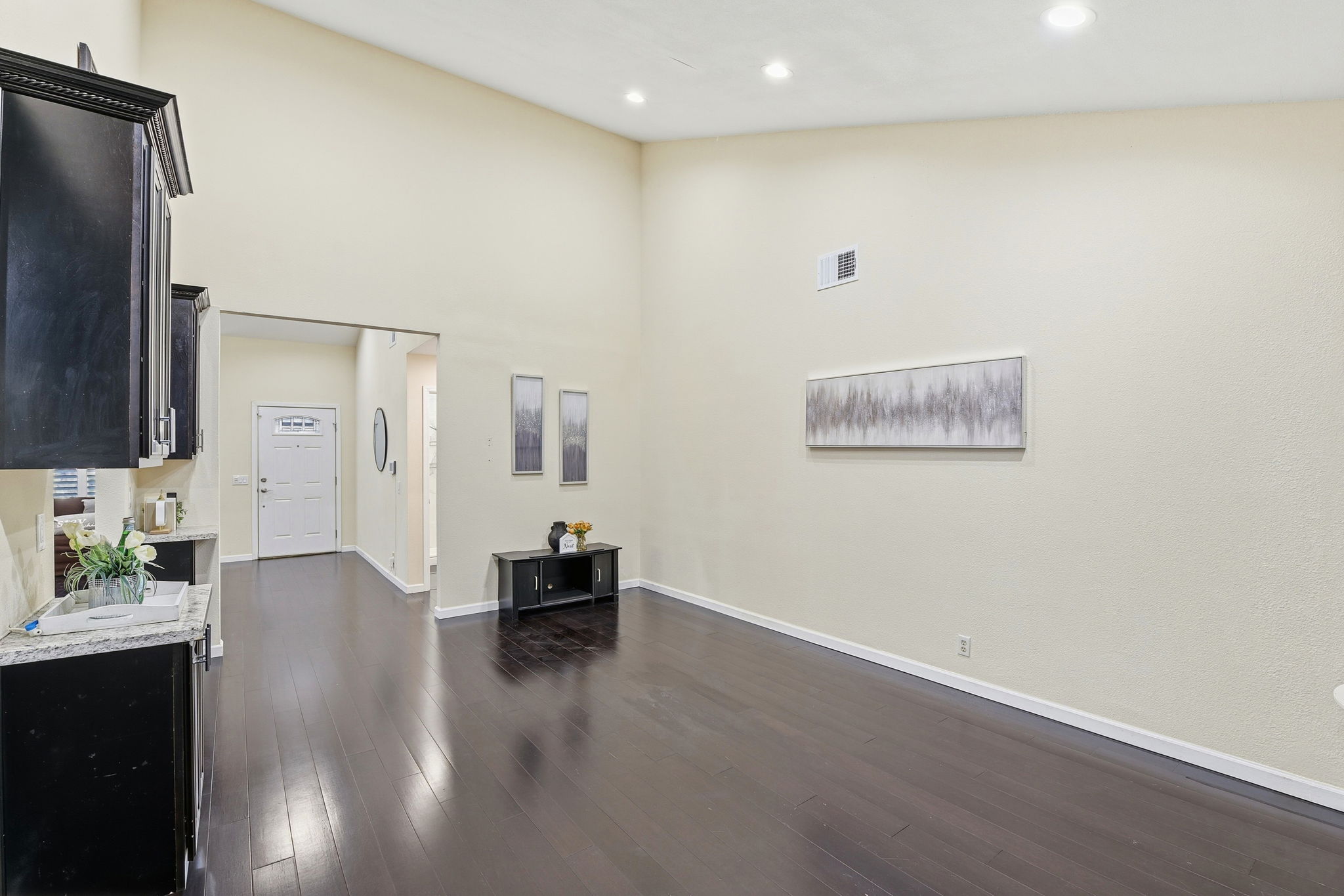 017_F8_5475 Century Park Way